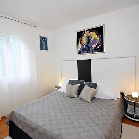 15017a Apartament *